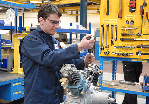 MANUTENÇÃO PREVENTIVA E CORRETIVA EM COMPRESSORES